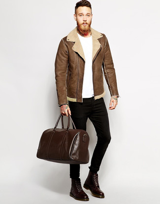 Comment porter une veste marron pour un style decontractés quand il fait frais