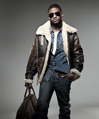 Comment porter une veste marron pour un style decontractés quand il fait frais