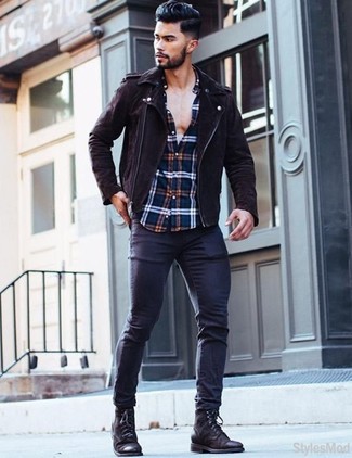 Comment porter une veste marron pour un style decontractés quand il fait frais à 20 ans