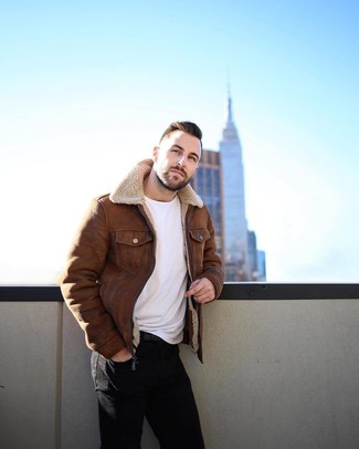 Comment porter une veste marron pour un style decontractés quand il fait frais