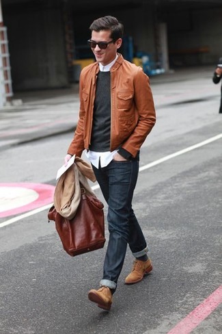 Comment porter une veste marron pour un style chic decontractés quand il fait frais