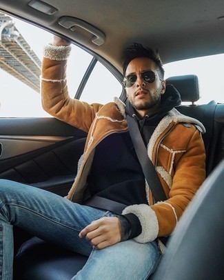Comment porter une veste marron pour un style decontractés quand il fait frais