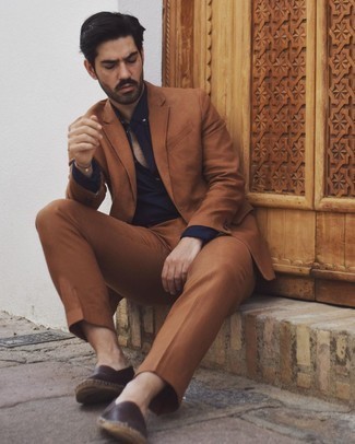 Comment porter des espadrilles en cuir marron quand il fait chaud