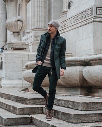Comment porter des baskets montantes en cuir marron