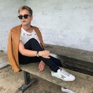 Comment porter une veste en cuir marron pour un style relax au printemps
