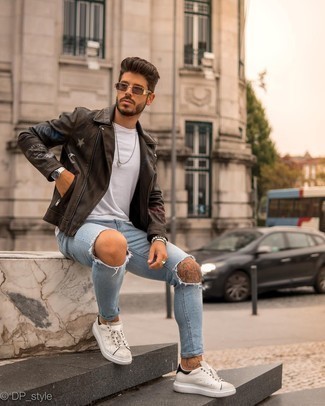 Comment porter une veste en cuir marron pour un style relax au printemps