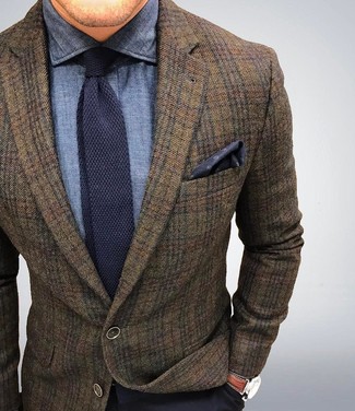 Comment porter une veste écossaise marron quand il fait chaud