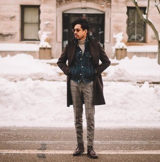 Comment porter un pantalon en laine écossais marron