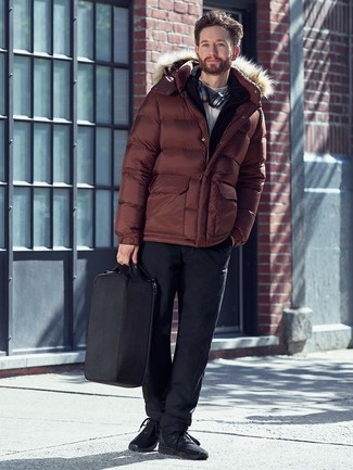 Comment porter une doudoune marron pour un style chic decontractés