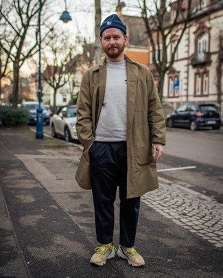 Comment porter un imperméable marron pour un style decontractés