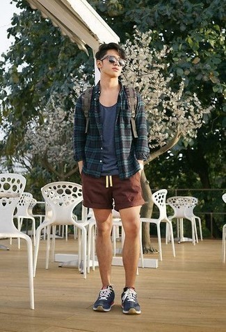 Comment porter un short marron quand il fait chaud