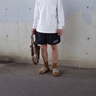 Comment porter des chaussettes marron pour un style relax