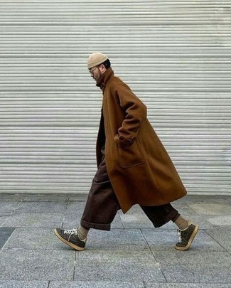 Comment porter des chaussettes marron pour un style chic decontractés quand il fait froid