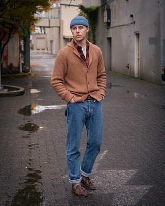 Comment porter des chaussettes marron pour un style decontractés en automne
