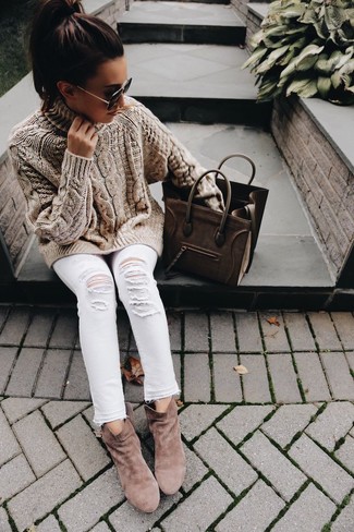 Comment porter des bottines en daim marron