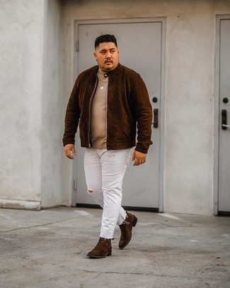Comment porter un blouson aviateur en daim marron avec un jean blanc