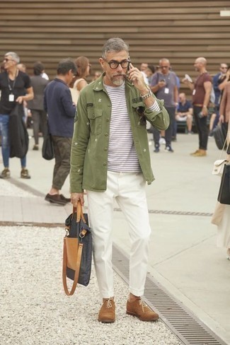 Comment porter des chaussures brogues en daim marron en été