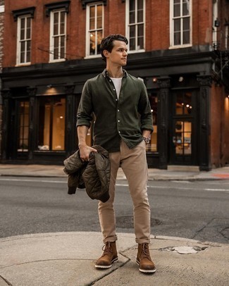 Comment porter des bottes de loisirs en daim marron pour un style decontractés