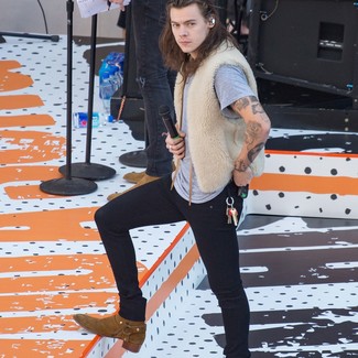 Comment porter des bottes western en daim marron