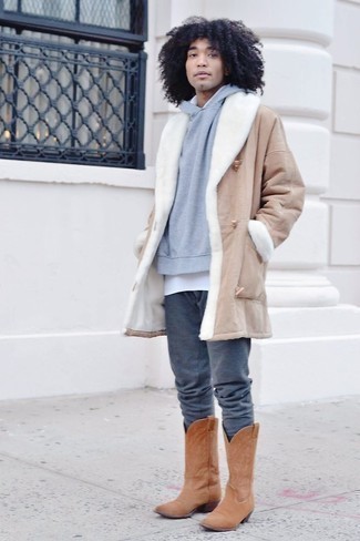 Comment porter des bottes western en daim marron