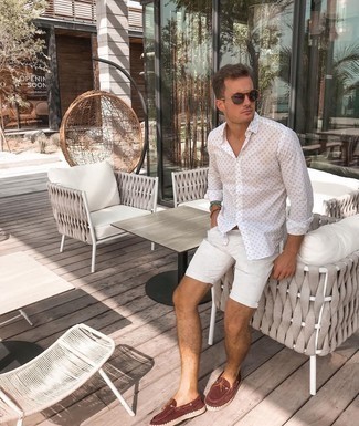 Comment porter des espadrilles en daim marron