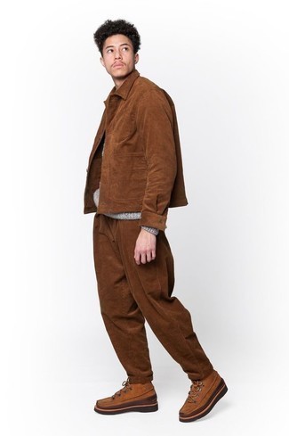Comment porter des bottes de travail en daim marron