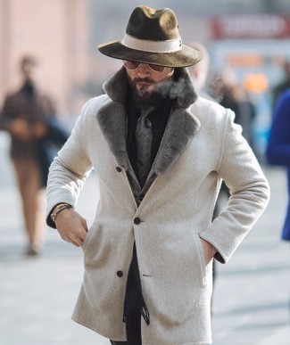 Comment porter des lunettes de soleil marron en hiver