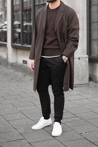 Comment porter un pull marron quand il fait chaud