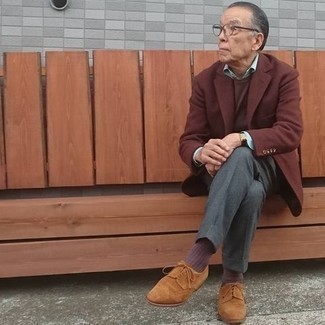 Comment porter un pull marron quand il fait chaud après 60 ans