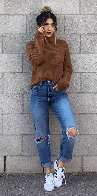 Comment porter un pull à col roulé marron