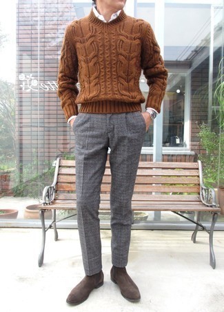 Comment porter un pull à col en v marron