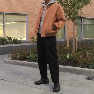 Comment porter une veste universitaire marron