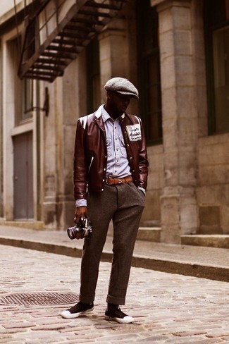 Comment porter une veste universitaire marron
