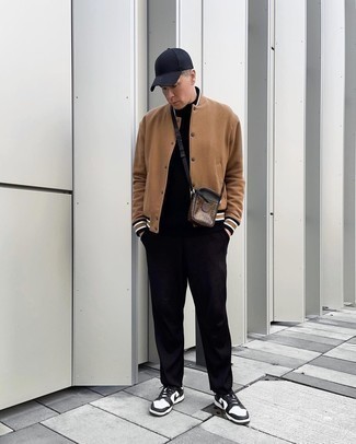 Comment porter une veste universitaire marron