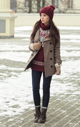 Comment porter un bonnet bordeaux
