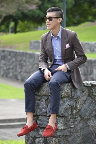 Comment porter des mocassins bordeaux
