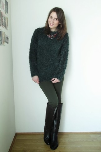 Comment porter un collier bordeaux