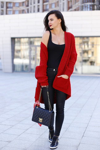 Comment porter un gilet bordeaux