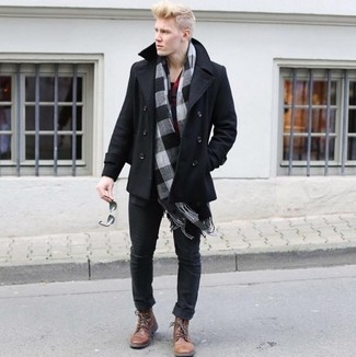 Comment porter une chemise à manches longues en flanelle écossaise bordeaux