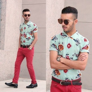 Comment porter un jean skinny bordeaux
