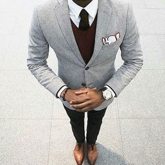Comment porter un pull bordeaux