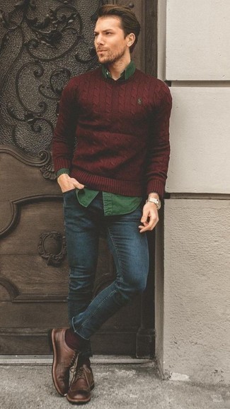 Comment porter un pull bordeaux