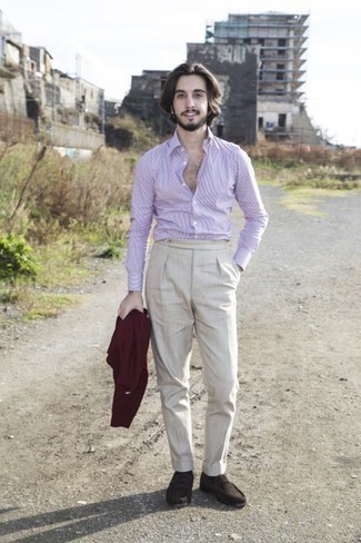 Comment porter un pull bordeaux