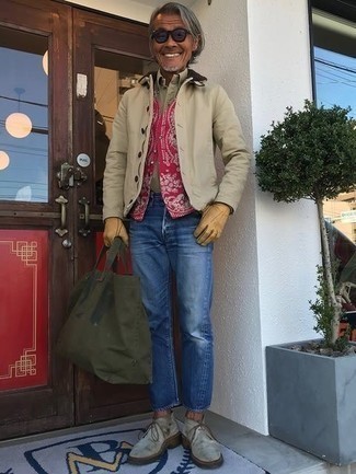 Comment porter un pull bordeaux