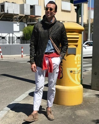 Comment porter un pull bordeaux