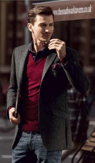 Comment porter un pull bordeaux