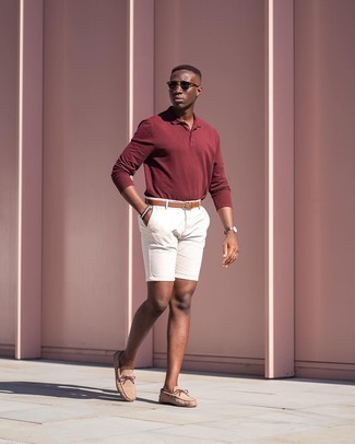 Comment porter un pull bordeaux en été