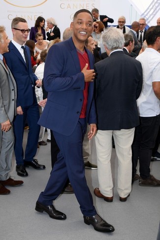 Comment porter un pull à col en v bordeaux pour un style elégantes