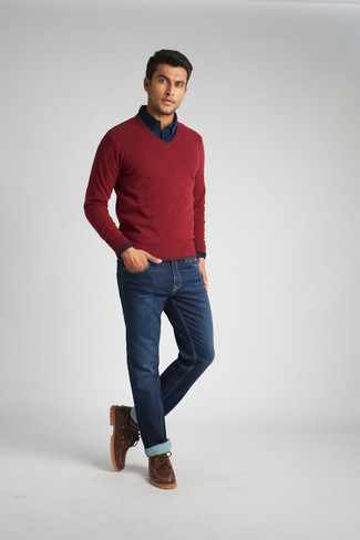 Comment porter un pull à col en v bordeaux