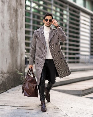 Comment porter une montre bordeaux au printemps